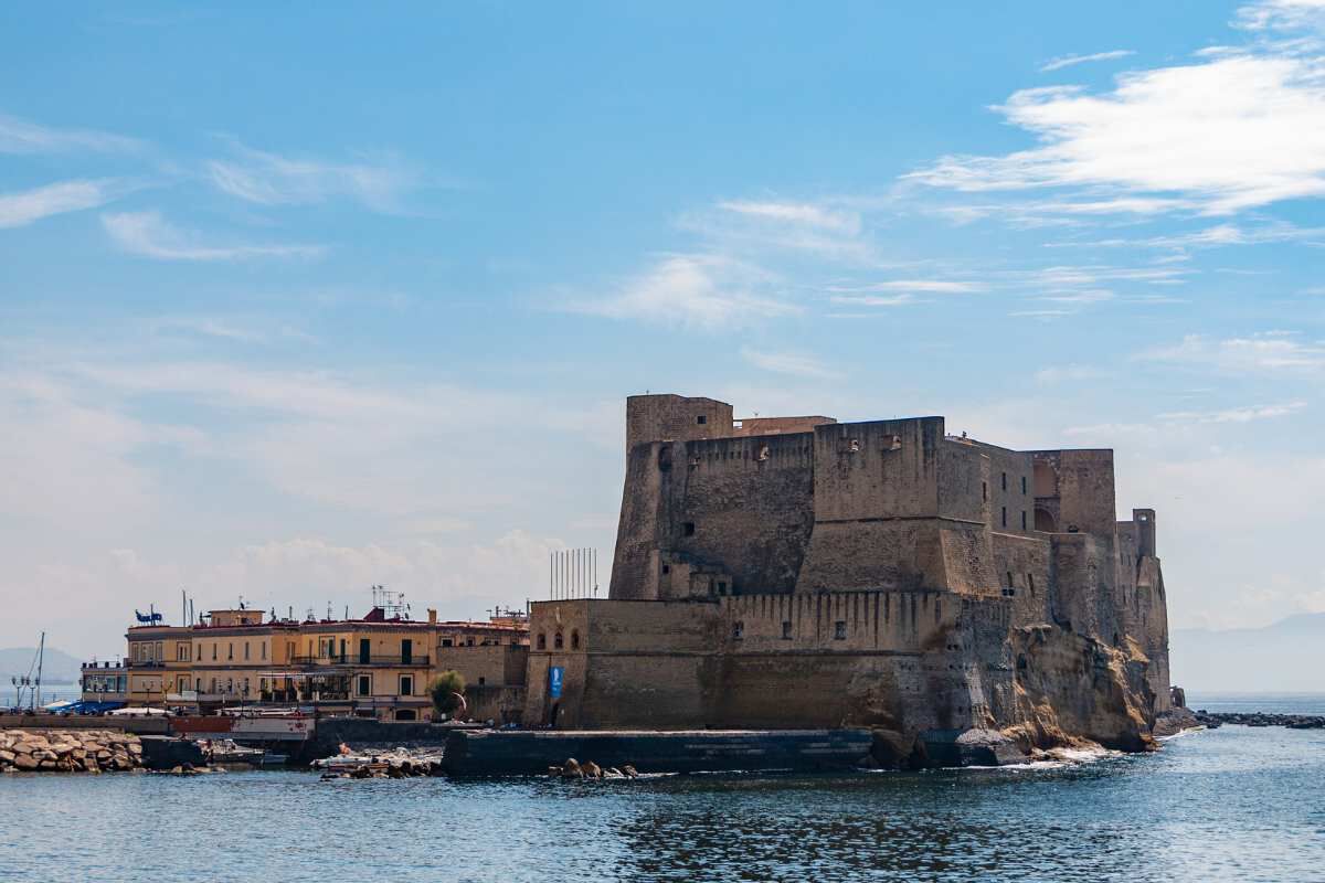 Castello pi&ugrave; antico di Napoli